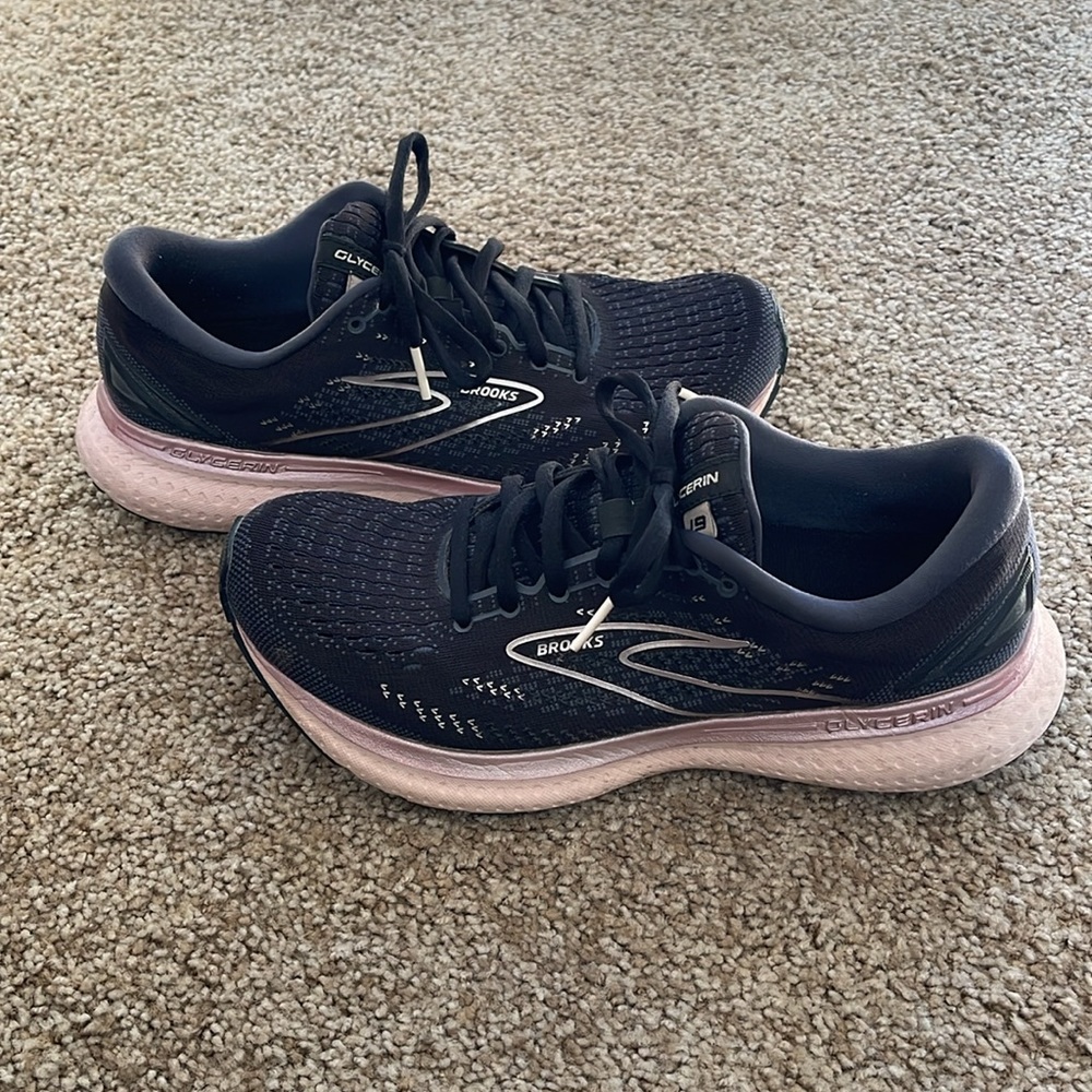 Women’s Brooks Glycerin 19 running shoes